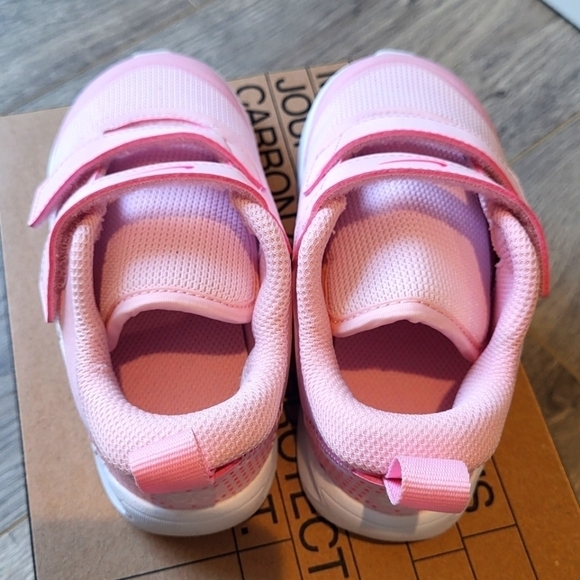 Nike Omni Multi-Court TD Pink Foam Kids - Picture 5 of 9